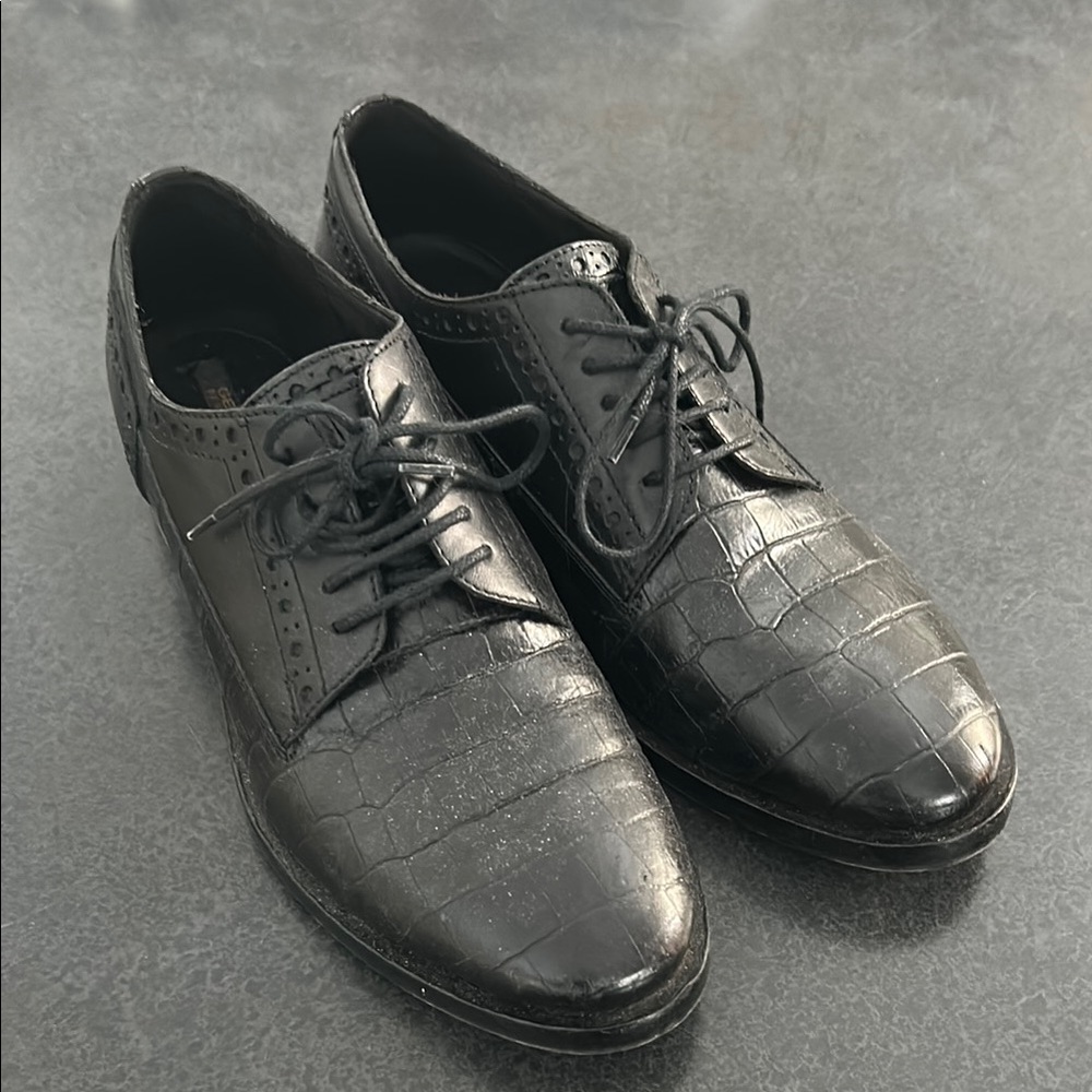 Geox Black Croc-Embossed Oxfords